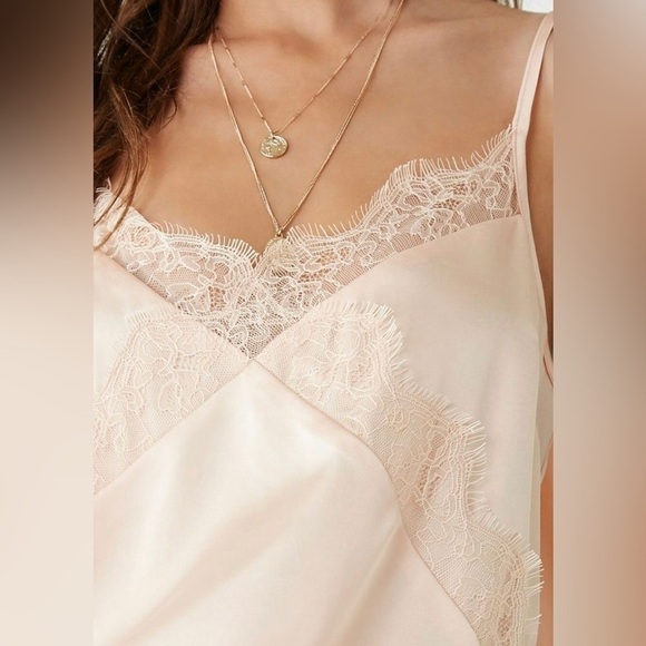 Forever 21 Satin Lace-Trim Cami top peach - Picture 4 of 13